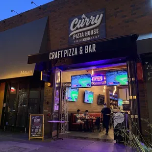 the outside of a restaurant