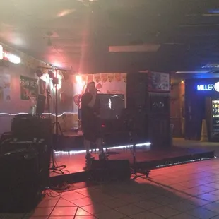 DJ singing ! Or KJ.