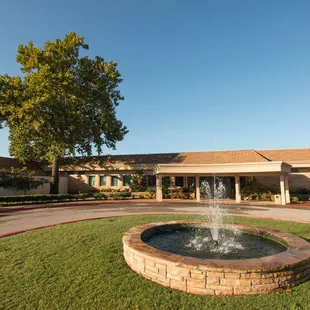 The front of the Club, complete with fountain entrance