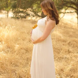 Maternity photoshoot with the best - Ivy R.