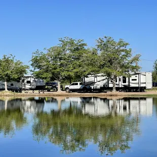 Beautiful shaded RV Sites