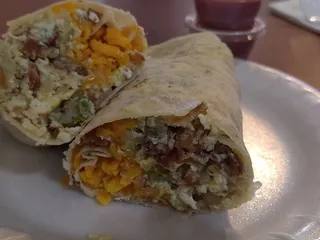 Los Hermanos Restaurant & Lounge