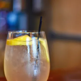 Fizzy punch cocktail