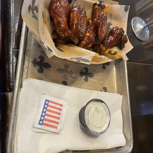 Buffalo wing happy hour, special