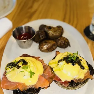 Smoked Salmon Eggs Benedict