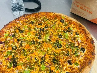 Giant Manhattan Pizza