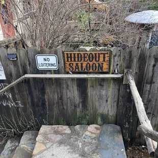 Look for these signs to the gem of Mariposa