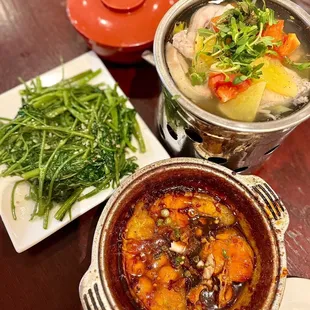 Family dinner (com phan gia dinh) - all delicious!  You get to select 3 dishes.