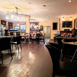 Seating Area at High &amp; Low Winery + Bistro