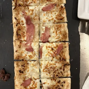 Prosciutto flatbread (The Rett Butler)