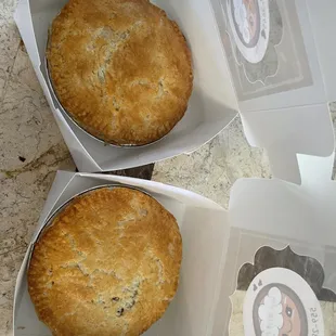 Chicken pot pies with mushrooms