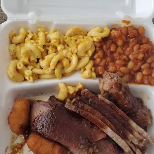 Brisket platter with mac and cheese and baked beans. 3/10.