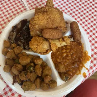 food, chicken wings and fried chicken