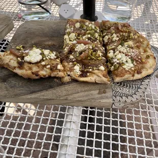 pear flatbread