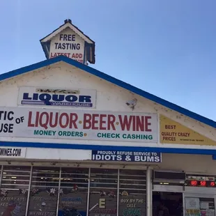 the front of a liquor shop