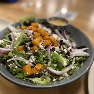 HG Salad 80 Acres Arcadian Salad Mix with Carrots, Tomatoes and Onions