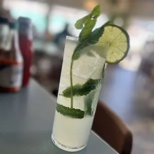 a mojit with lime and mint
