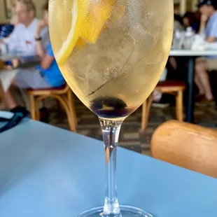 White Sangria - slightly sweet with spice notes. This was waaaaayyyyy past delicious!