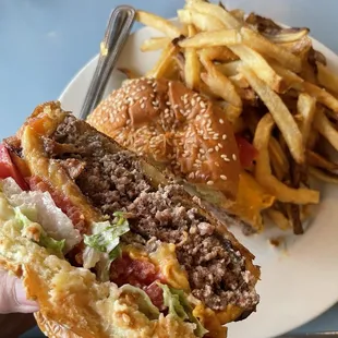 Burger with cheddar and bacon