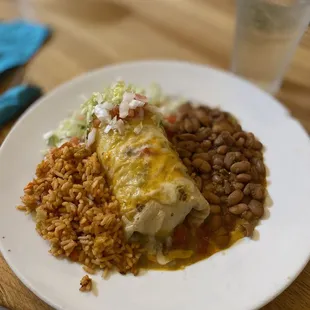a plate of mexican food
