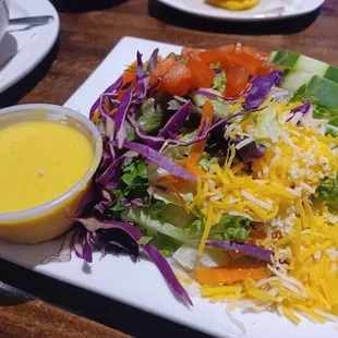 Side salad with honey mustard