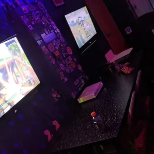 Our kids parties are the best.  Give your kids a unique social gaming experience. BYO Food! Kids love High Score. Fortnite, Minecraft, etc!