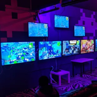 Our kids parties are the best.  Give your kids a unique social gaming experience. BYO Food! Kids love High Score. Fortnite, Minecraft, etc!