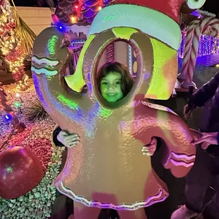 Cute photo op props while you wait in the mini golf lines