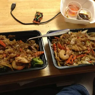 Ordered crazy noodle and pad see yew - look and taste the same!
