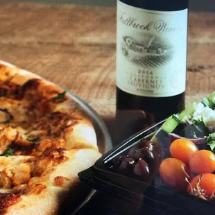 Local Delivery of delicious pizzas, wings and sandwiches plus drinks, including beer and wine.