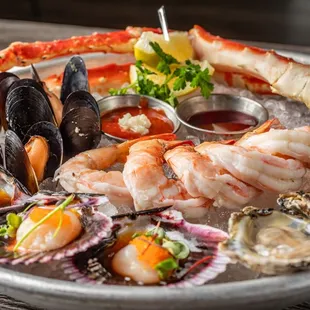 a platter of seafood and clams