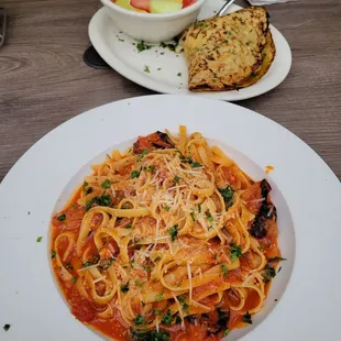 the manor pasta, chicken pesto crepe (IG: @eatingsfrom)