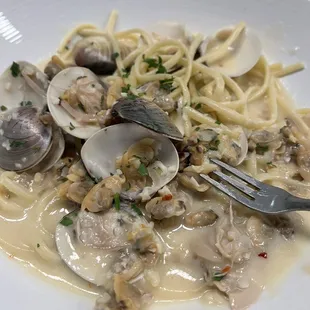 Linguine &amp; Clams. Delicious with a hint of heat. Wasn&apos;t expecting it, but it was good.