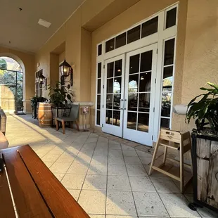 ramen and noodles, outside