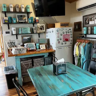 Sitting and retail area
