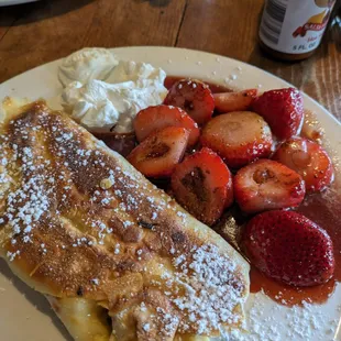 Blintz Crepe - 3.5 stars. Great crepe and ricotta cheese, but the strawberries weren't fresh. Thu lunch 2023-12-21