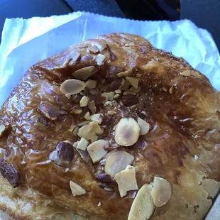 Almond croissant   3-1-24