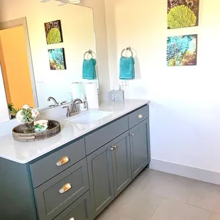 One or two bathrooms.  Shower or tub/shower option.