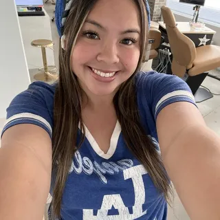 Lili V.