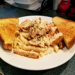 Chicken alfredo lunch special