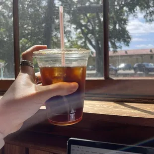 butter pecan cold drip iced coffee (light ice) (black)