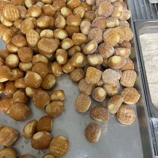 They have cinnamon sugar holes