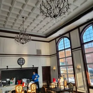 The Pillars of Highland Park offers free living for seniors searching for a more lighthearted way of life.