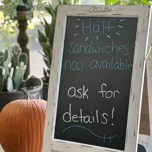 JUST RIGHT SANDWICH COMBO

1/2 sandwich | chips | soup or side salad
*these sandwiches are too amazing to get just 1/2