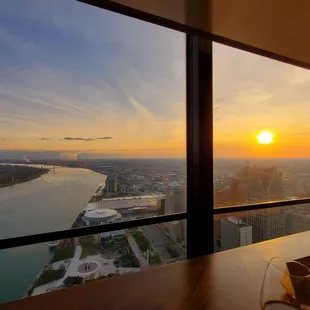 Sun goes down over &apos;South&apos; Detroit. (Thank you Steve Perry and Journey). A beautiful end to a beautiful evening.