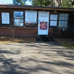 Store front located in Callahan FL
542412 US Hwy 1 suite A