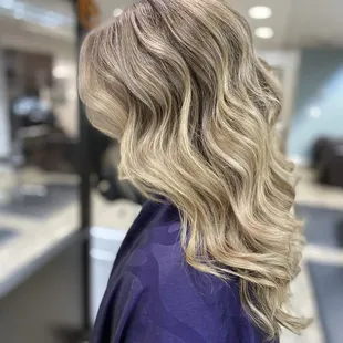 @highlightsbytalynn 559-492-9243 
Highlights by Talynn - New Client form - https://form.jotform.com/233345859763065