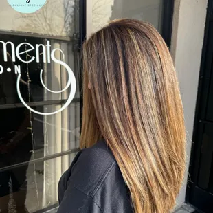 To make an appointment with @highlightsbytalynn, call 559-492-9243 or fill out the new client form https://bit.ly/highlightsbytalynn