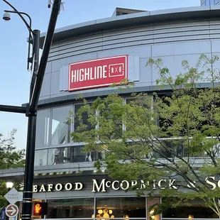 the exterior of a restaurant