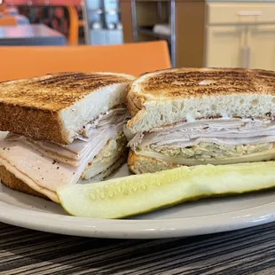Tangy turkey sandwich
